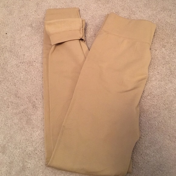 Nude fleece leggings - Picture 2 of 3
